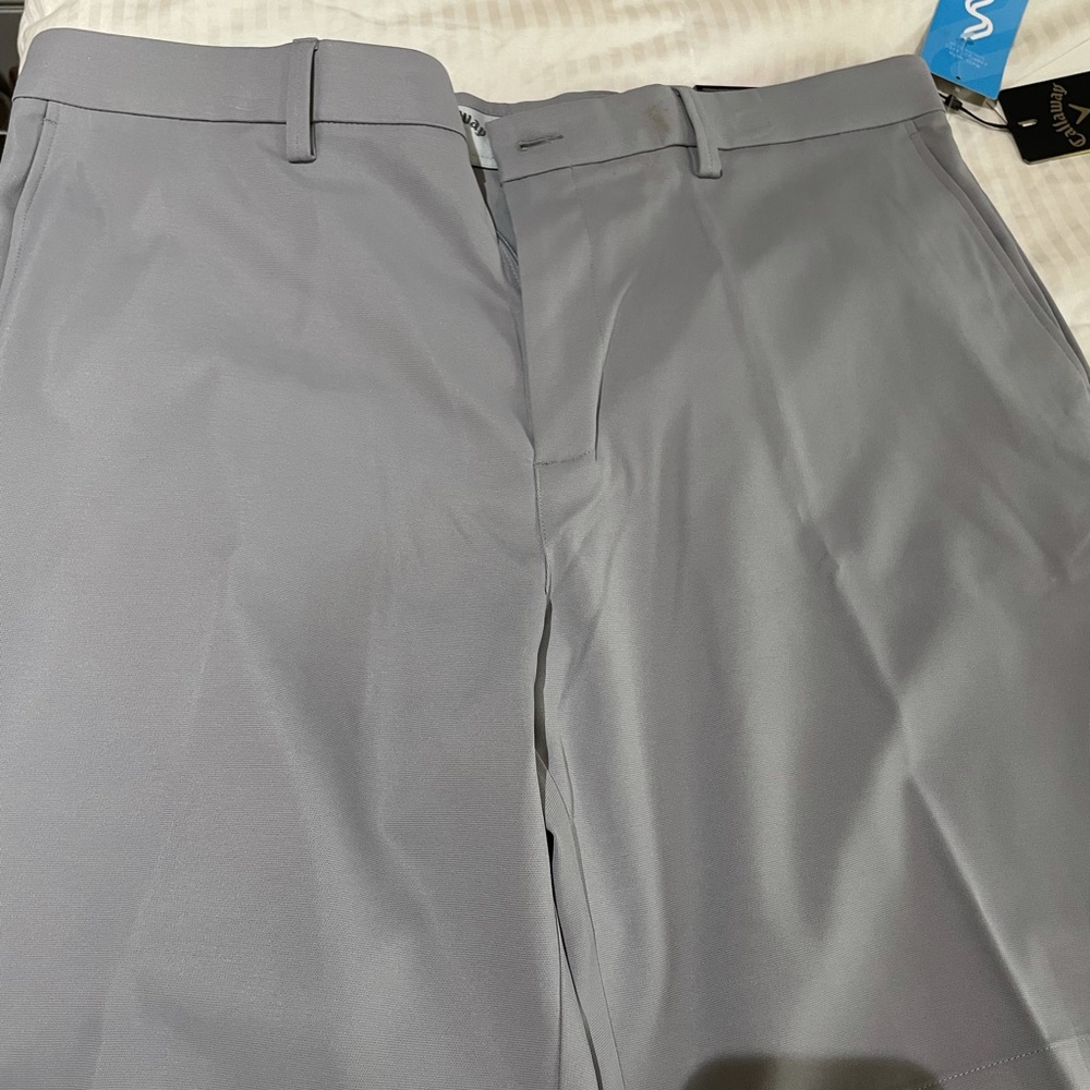 New Callaway golf shorts gray. Size 38